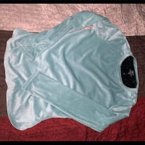 🛑🛑SOLD🛑🛑Long sleeve climate right top